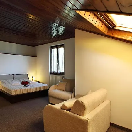 公寓 Sleeps 12 *