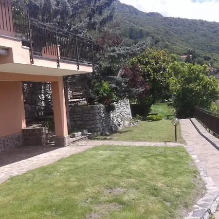 Sleeps 12