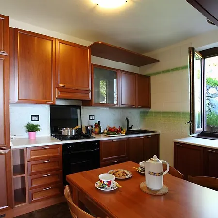 Sleeps 12 Regoledo